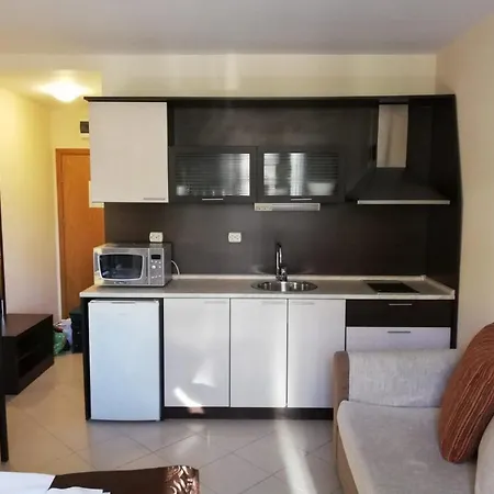 Studio In Laguna Beach سوزوبول